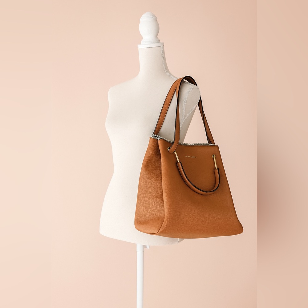 ✨ Preloved Alexis Bendel Tan Tote ✨